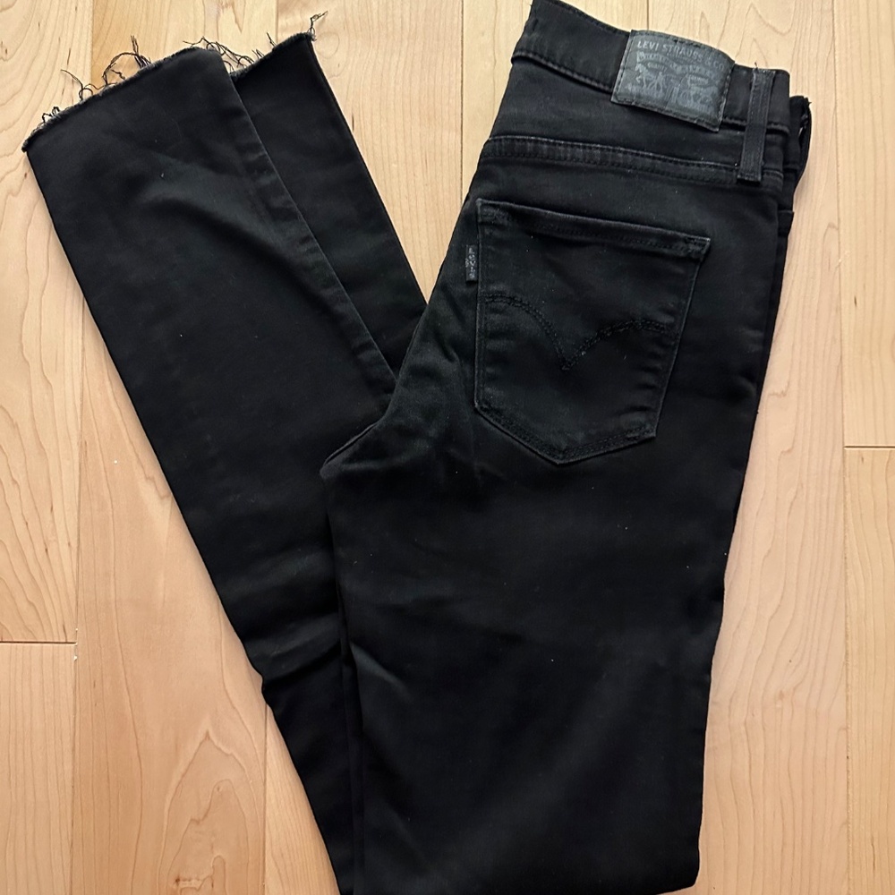 Levi's 311 Shaping Skinny Jeans Black Denim (25)